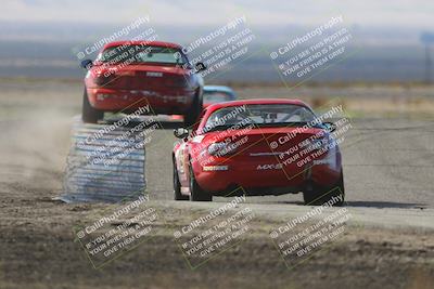 media/Oct-26-2025-CalClub SCCA (Sun) [[8ce1e69566]]/Group 5/Grapevine/
